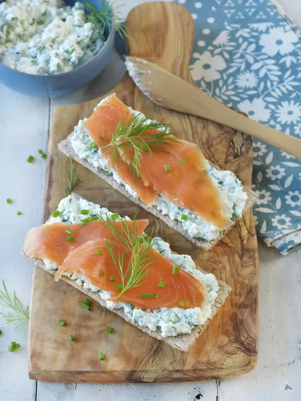 Tartines au fromage cottage maison et à la truite fumée - Recette à Prix Engagés Avril 2026